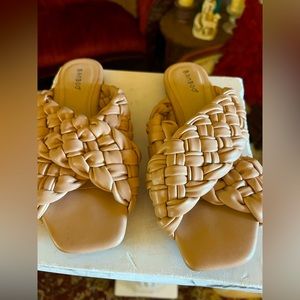 Size 6 bamboo braided shoes sandals. Very comfortable and stylish. Beige color